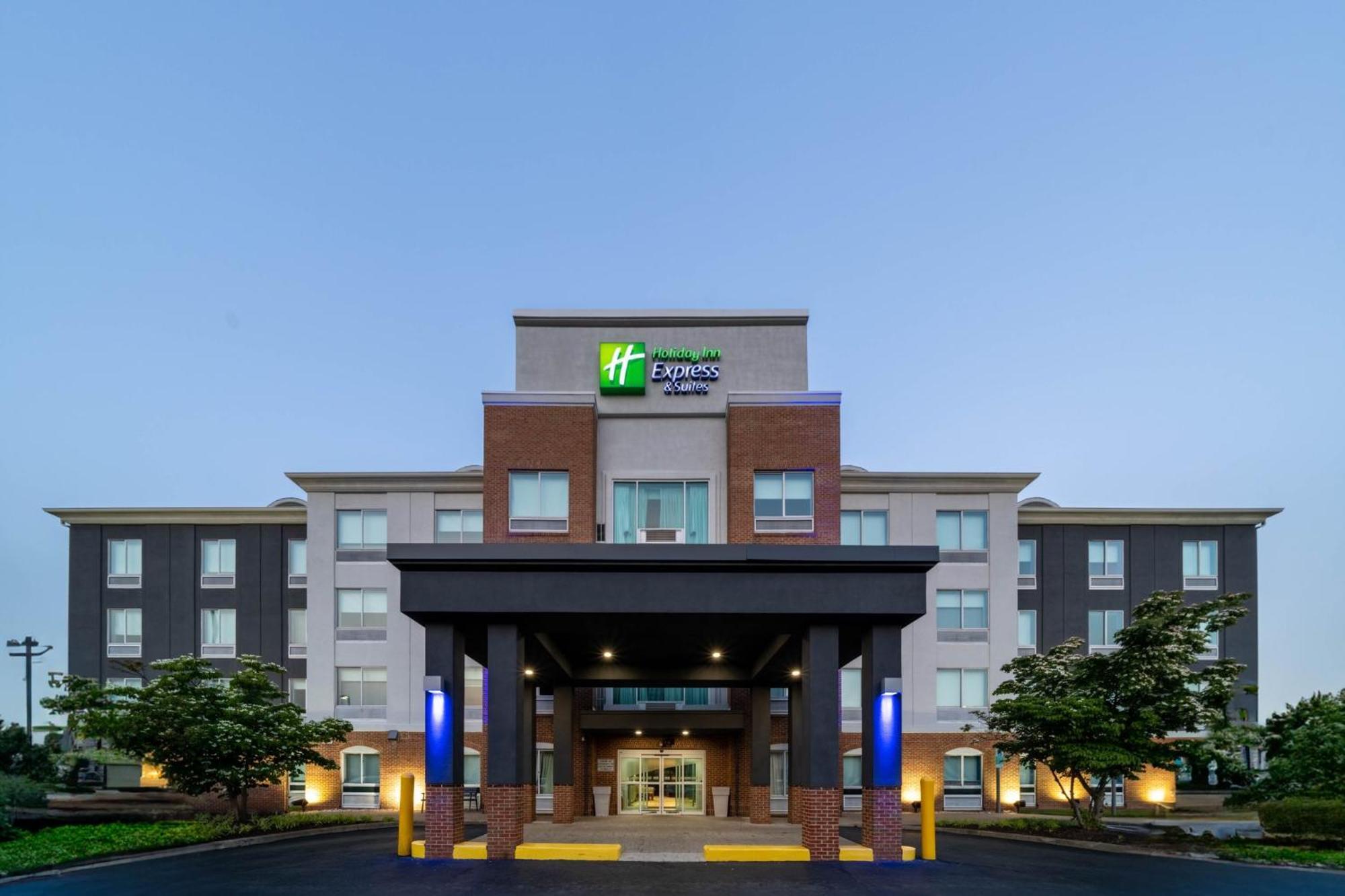 Holiday Inn Express Hotel & Suites Woodbridge, An Ihg Hotel Екстериор снимка