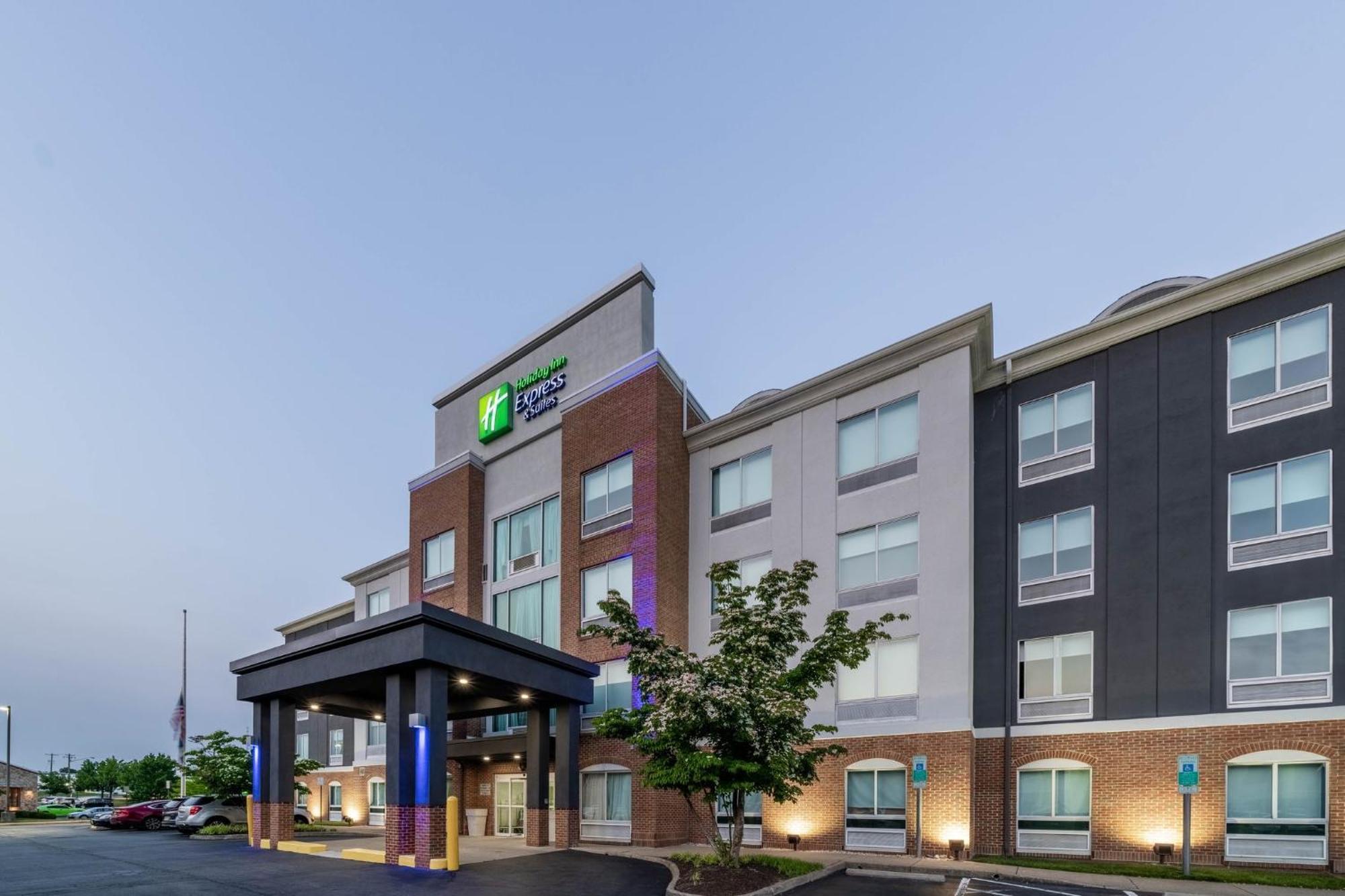 Holiday Inn Express Hotel & Suites Woodbridge, An Ihg Hotel Екстериор снимка